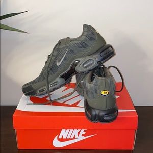 Air Max Camo Pattern!